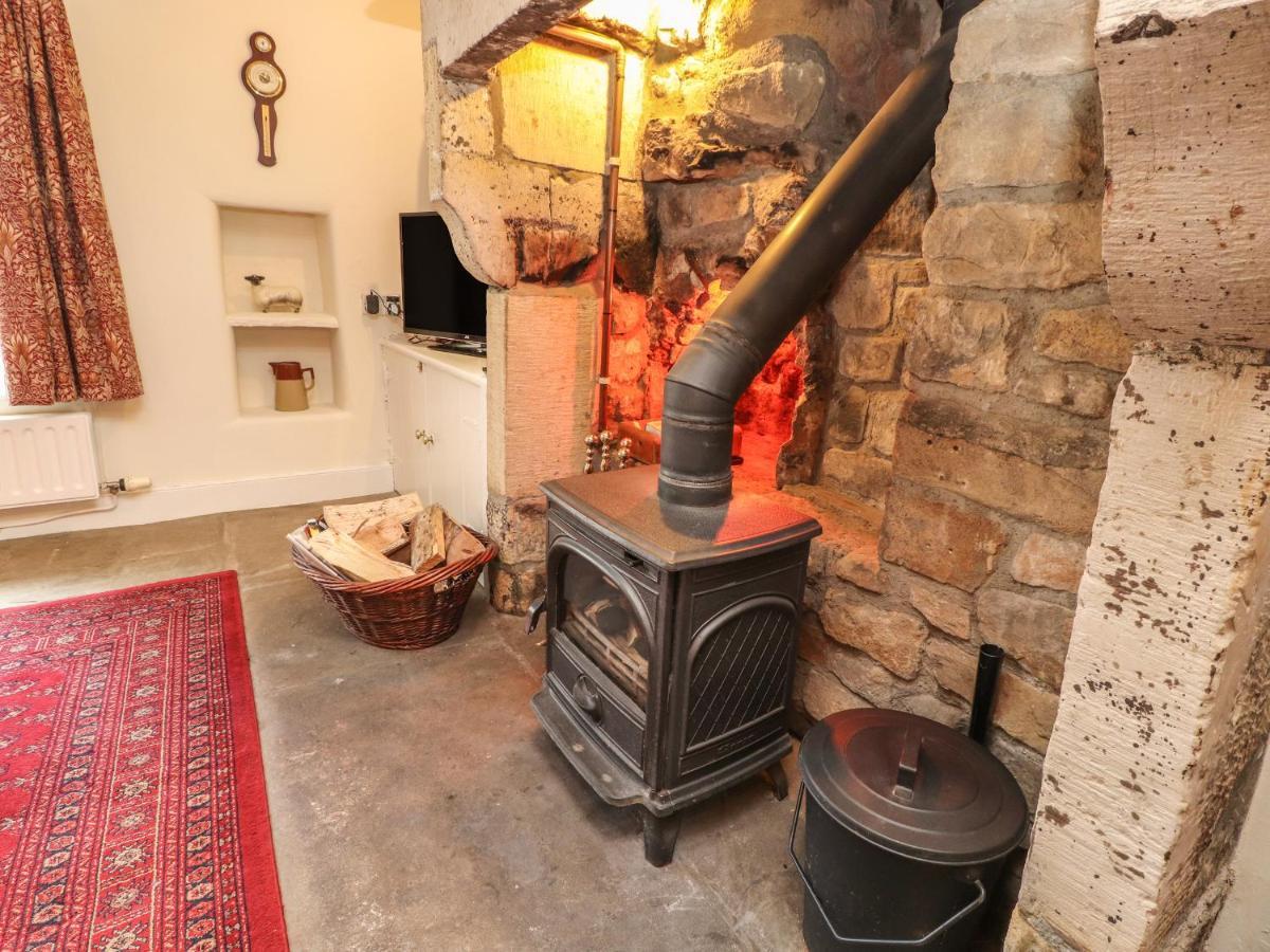 Beehive Cottage Bentham Exterior photo