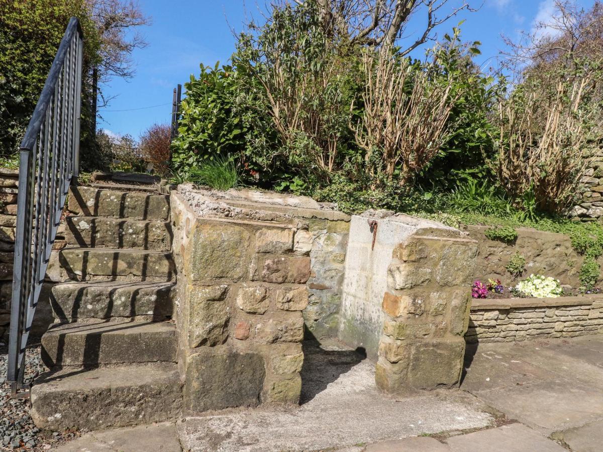 Beehive Cottage Bentham Exterior photo